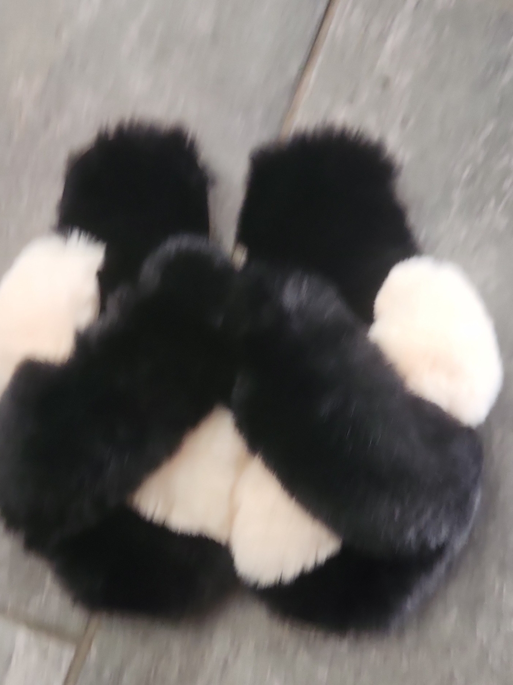 Shiraleah Black and Cream Fuzzy Slide Slippers Sz S 6-8